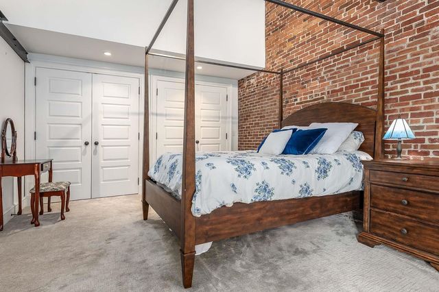 80 State St Apt 302, Portsmouth, NH 03801