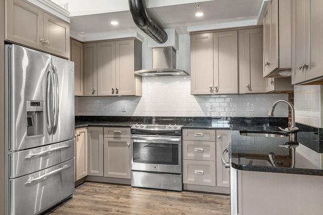 80 State St Apt 302, Portsmouth, NH 03801