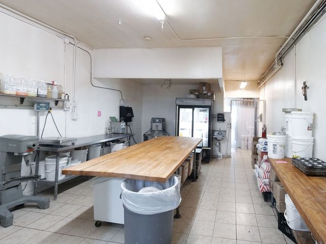 4242 S Archer Avenue, Chicago, IL 60632