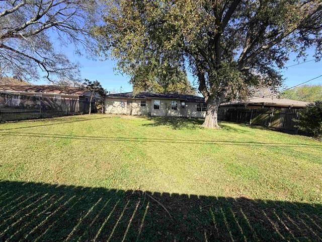 2649 Azalea Avenue, Groves, TX 77619