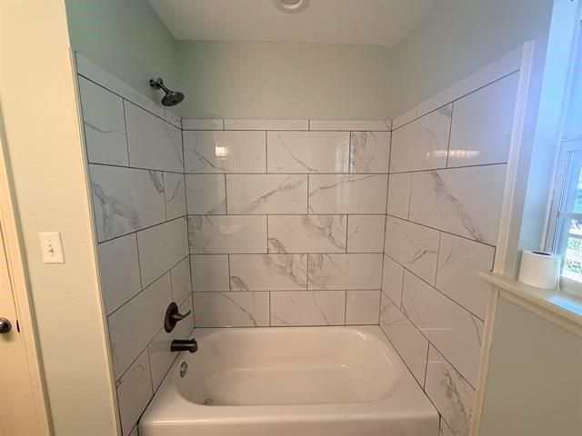 2649 Azalea Avenue, Groves, TX 77619