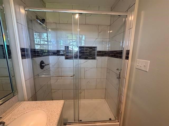 2649 Azalea Avenue, Groves, TX 77619