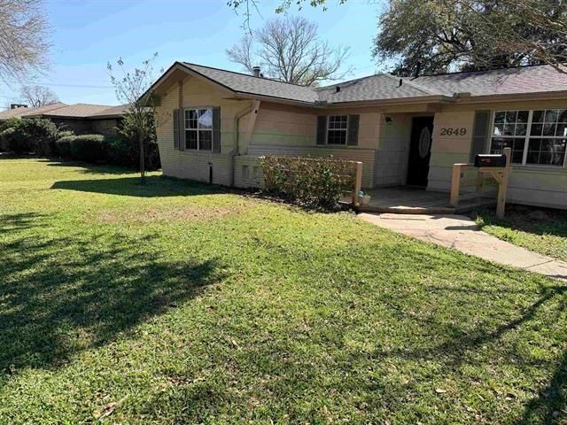 2649 Azalea Avenue, Groves, TX 77619