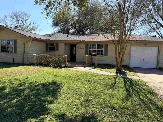 2649 Azalea Avenue, Groves, TX 77619