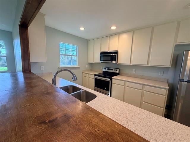 2649 Azalea Avenue, Groves, TX 77619