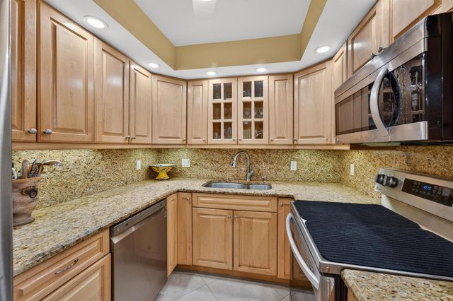 336 Golfview Road 704, North Palm Beach, FL 33408