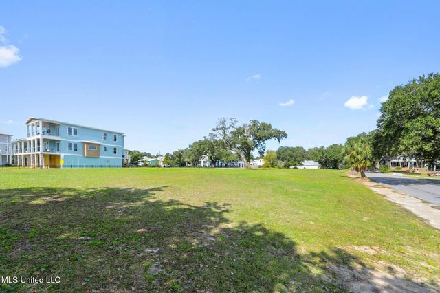 1552 Beach Boulevard, Biloxi, MS 39530