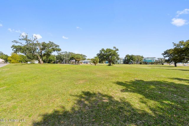1552 Beach Boulevard, Biloxi, MS 39530