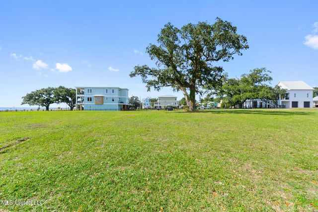 1552 Beach Boulevard, Biloxi, MS 39530