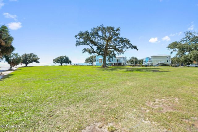 1552 Beach Boulevard, Biloxi, MS 39530