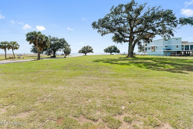 1552 Beach Boulevard, Biloxi, MS 39530