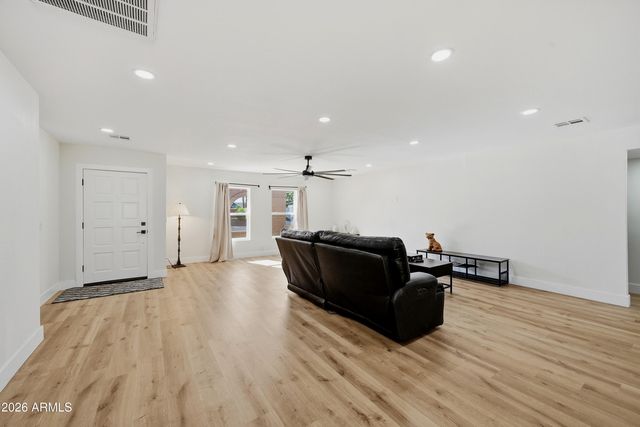6607 S MITCHELL Drive, Tempe, AZ 85283