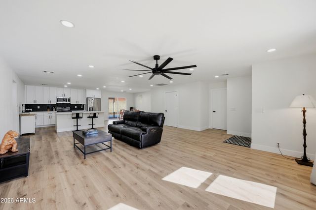 6607 S MITCHELL Drive, Tempe, AZ 85283