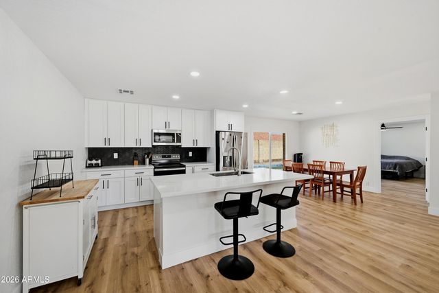 6607 S MITCHELL Drive, Tempe, AZ 85283