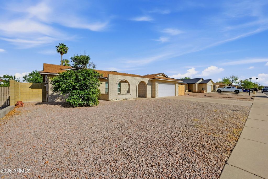 6607 S MITCHELL Drive, Tempe, AZ 85283 — photo 2