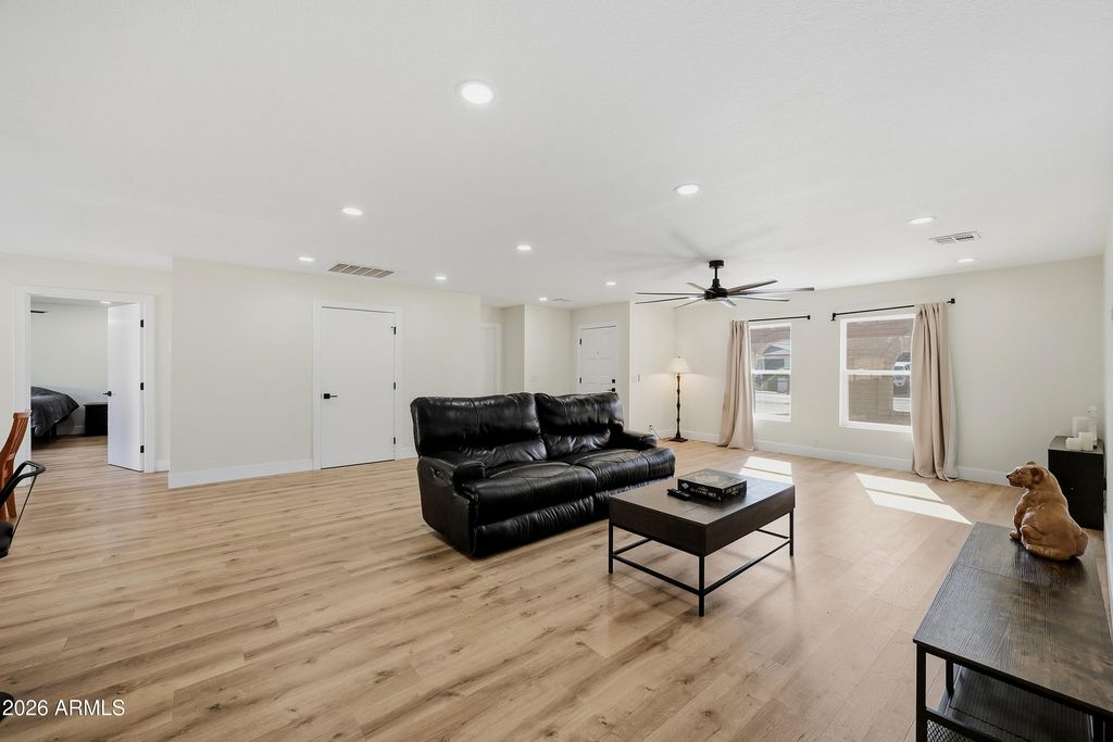 6607 S MITCHELL Drive, Tempe, AZ 85283 — photo 5