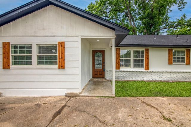 2922 Knotty Oaks Trail, Houston, TX 77045
