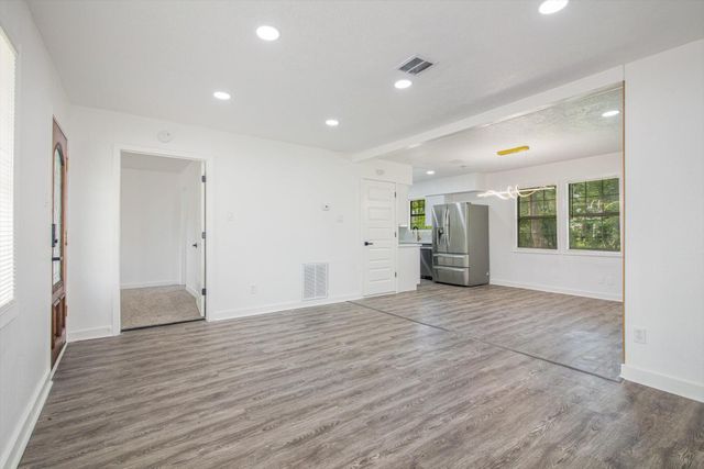 2922 Knotty Oaks Trail, Houston, TX 77045