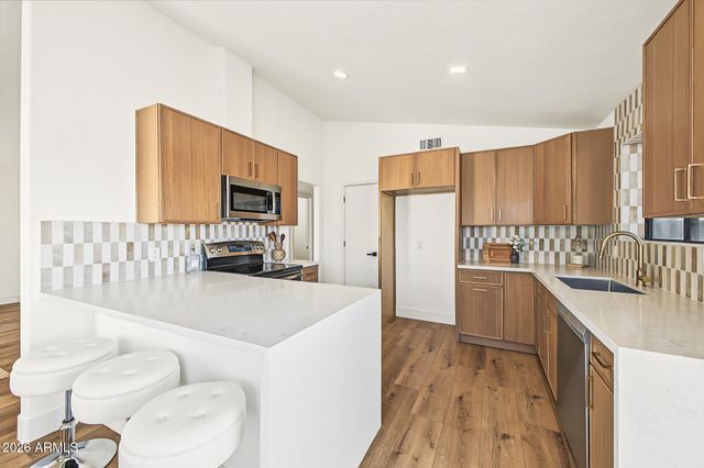16806 S 28TH Place, Phoenix, AZ 85048