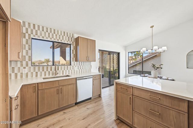 16806 S 28TH Place, Phoenix, AZ 85048