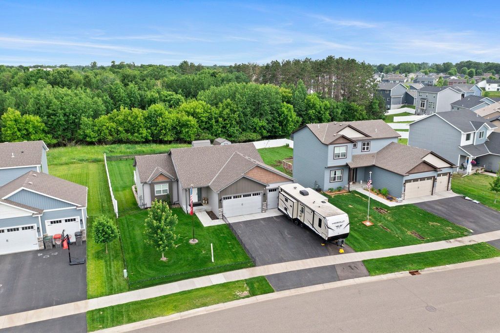 1062 Bellaire Boulevard NW, Isanti, MN 55040