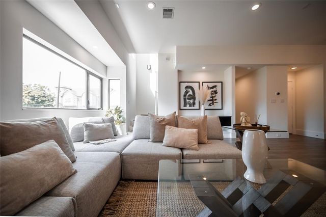 2212 Francis Street, Houston, TX 77004