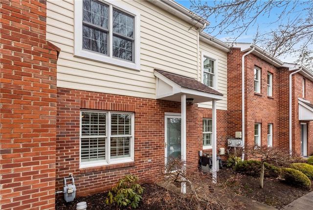 107 Boxwood Ct, Peters Twp, PA 15317
