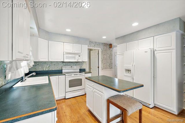 45325 Stonehedge Drive, Plymouth Charter Township, MI 48170