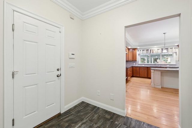 35 Labrador Lane, Dover, NH 03820