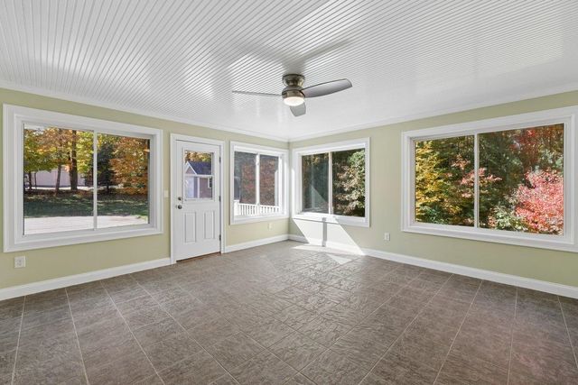 35 Labrador Lane, Dover, NH 03820