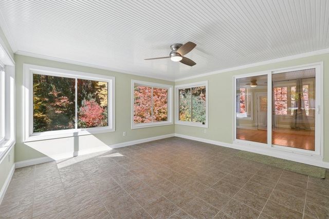 35 Labrador Lane, Dover, NH 03820