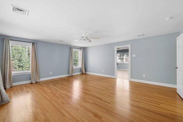 35 Labrador Lane, Dover, NH 03820