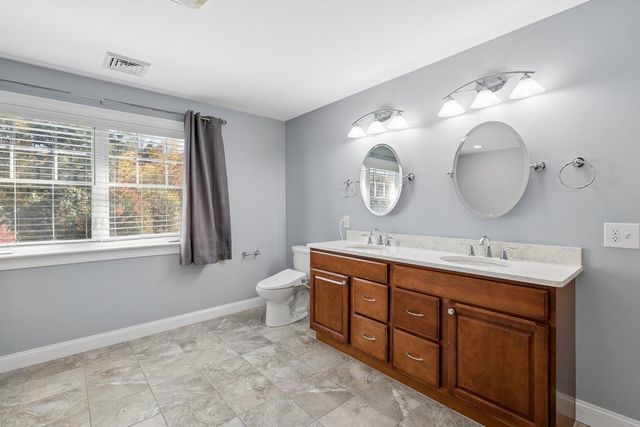 35 Labrador Lane, Dover, NH 03820