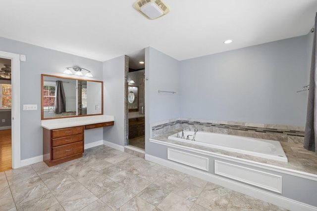 35 Labrador Lane, Dover, NH 03820