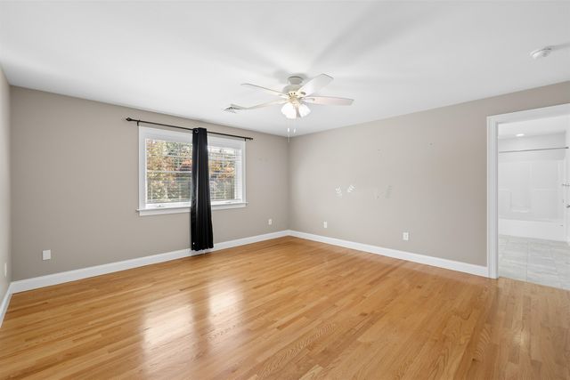 35 Labrador Lane, Dover, NH 03820