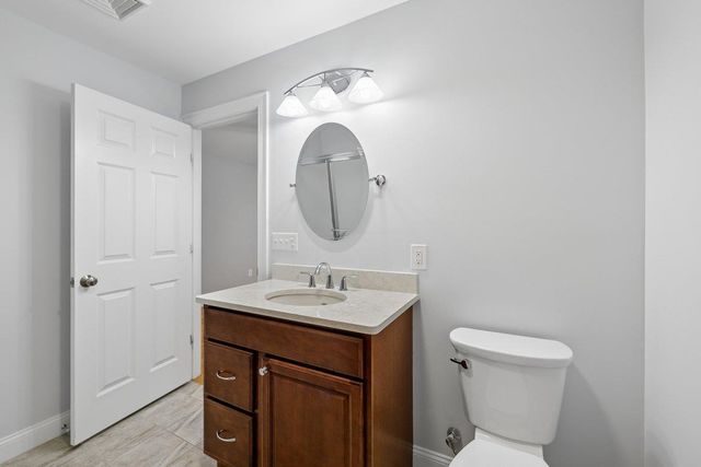 35 Labrador Lane, Dover, NH 03820