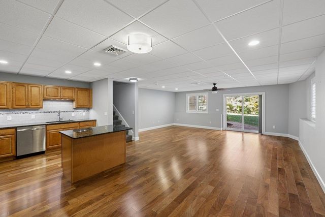 35 Labrador Lane, Dover, NH 03820