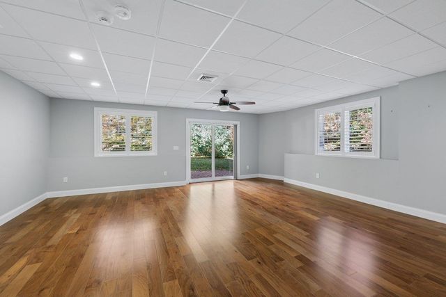 35 Labrador Lane, Dover, NH 03820