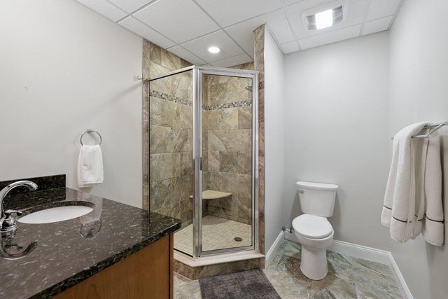 35 Labrador Lane, Dover, NH 03820