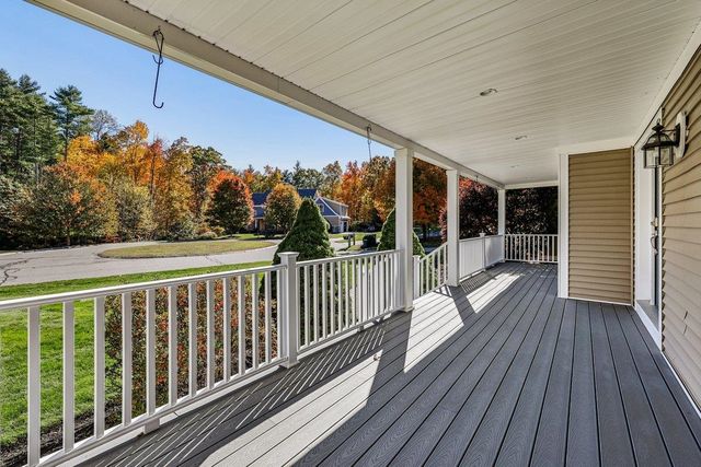 35 Labrador Lane, Dover, NH 03820