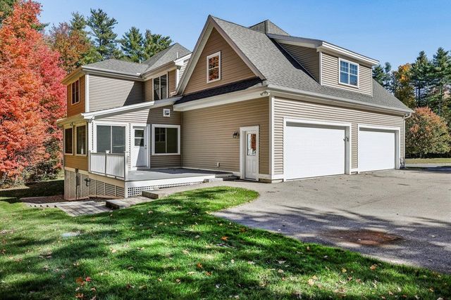35 Labrador Lane, Dover, NH 03820