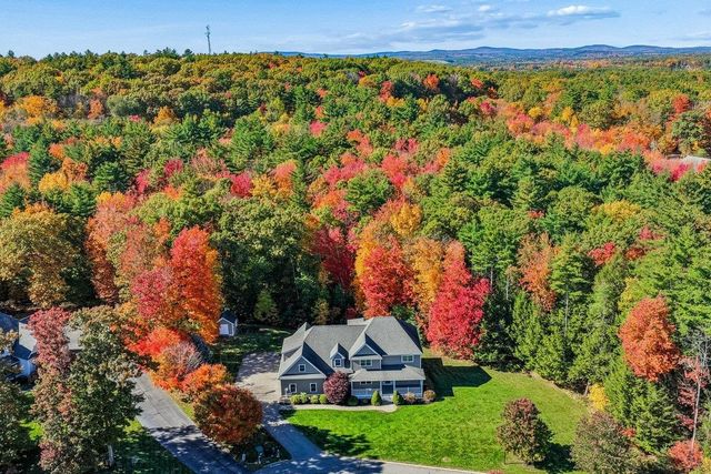 35 Labrador Lane, Dover, NH 03820