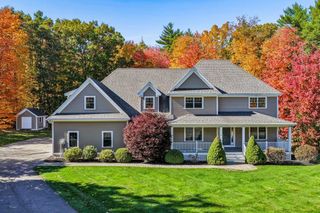 35 Labrador Lane, Dover, NH 03820