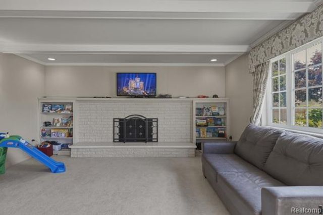 32007 Claeys Drive, Warren, MI 48093