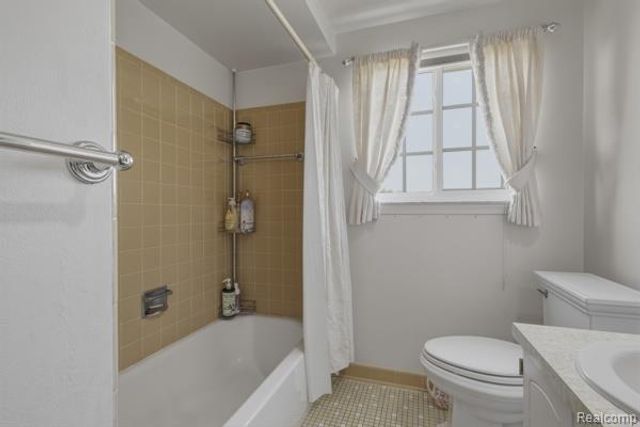 32007 Claeys Drive, Warren, MI 48093