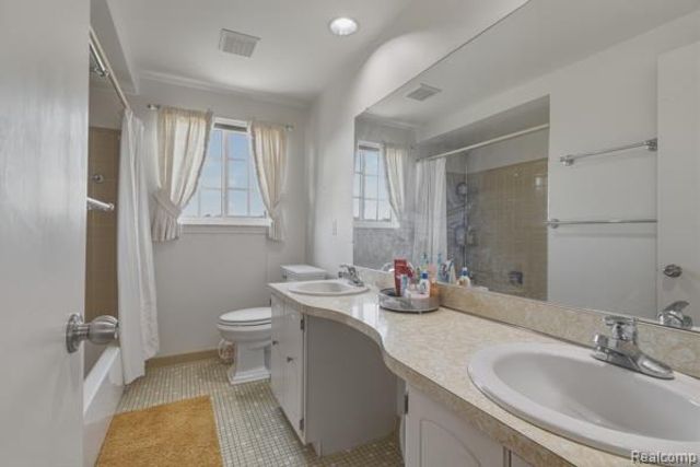 32007 Claeys Drive, Warren, MI 48093
