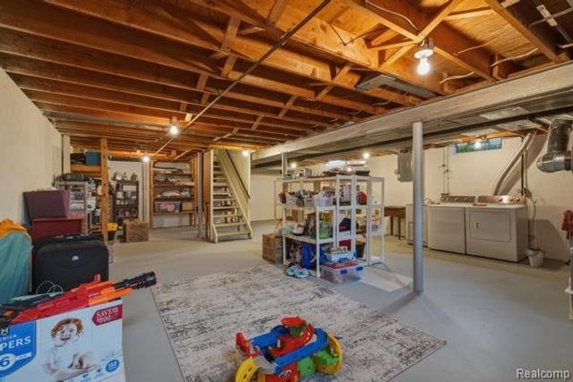 32007 Claeys Drive, Warren, MI 48093