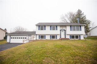 38 Kathy Drive, Henrietta, NY 14534