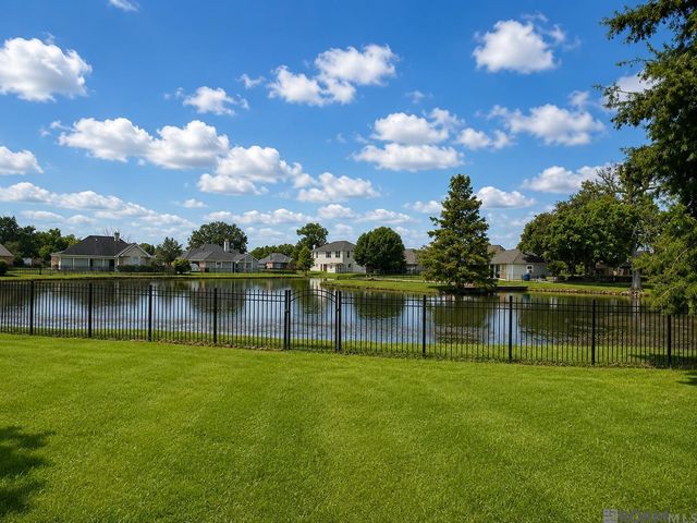 15160 S Oakleigh Ln, Prairieville, LA 70769