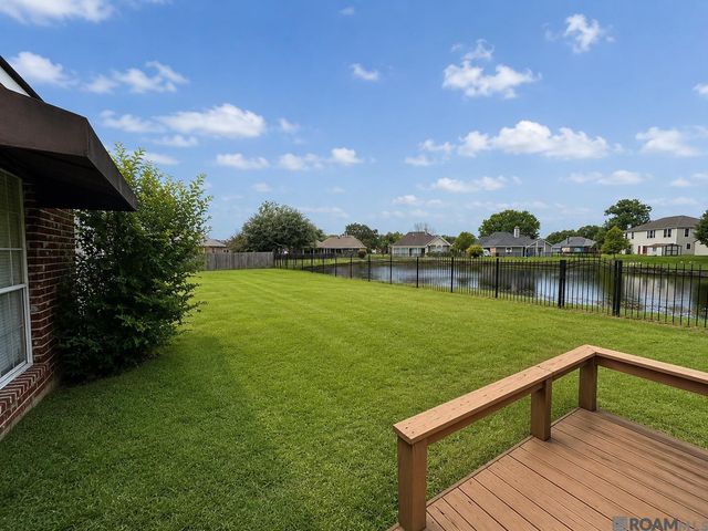 15160 S Oakleigh Ln, Prairieville, LA 70769